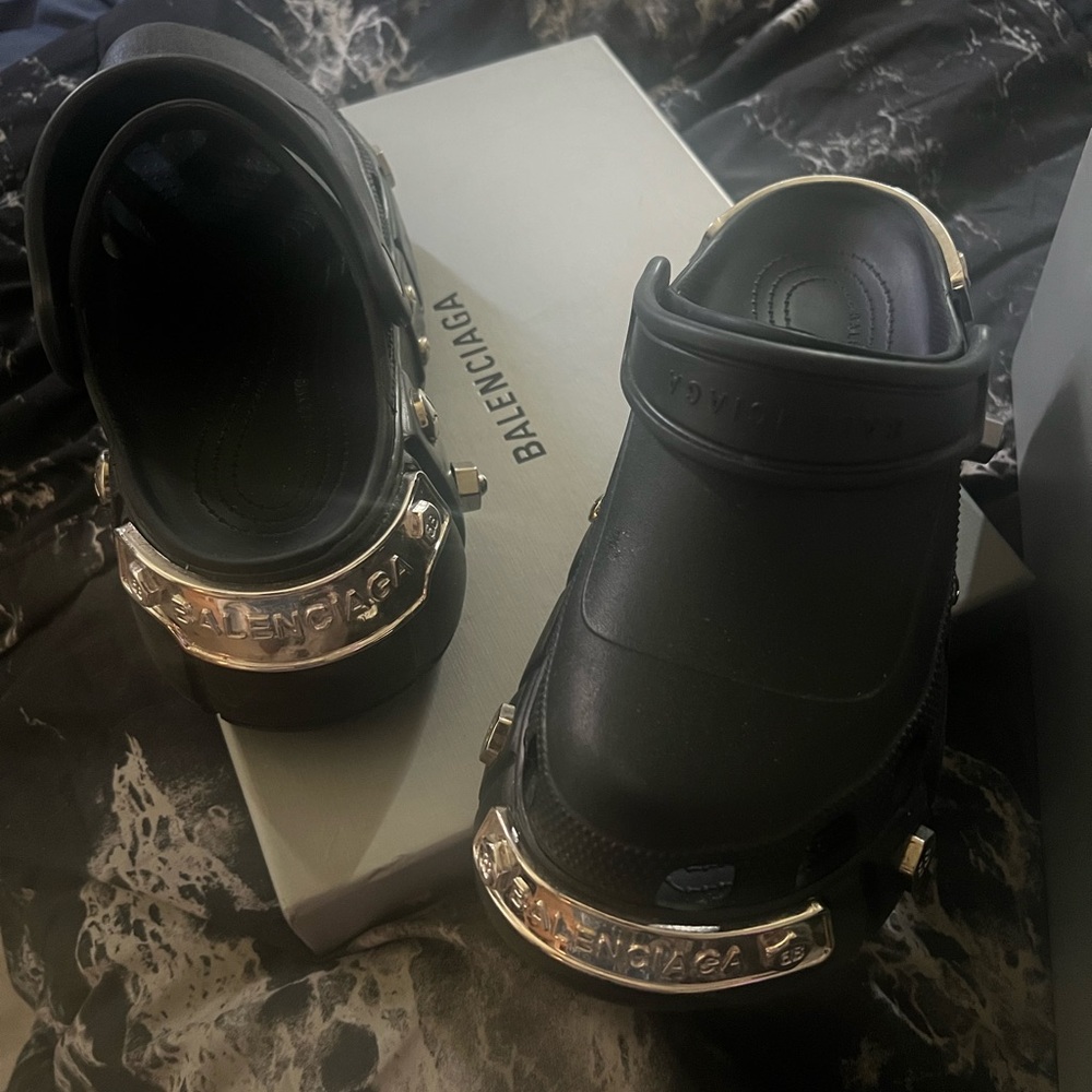 Balenciaga Hard Croc Mules size 37 with Box and dust bag 🐊🐊🐊🐊🐊🐊🐊